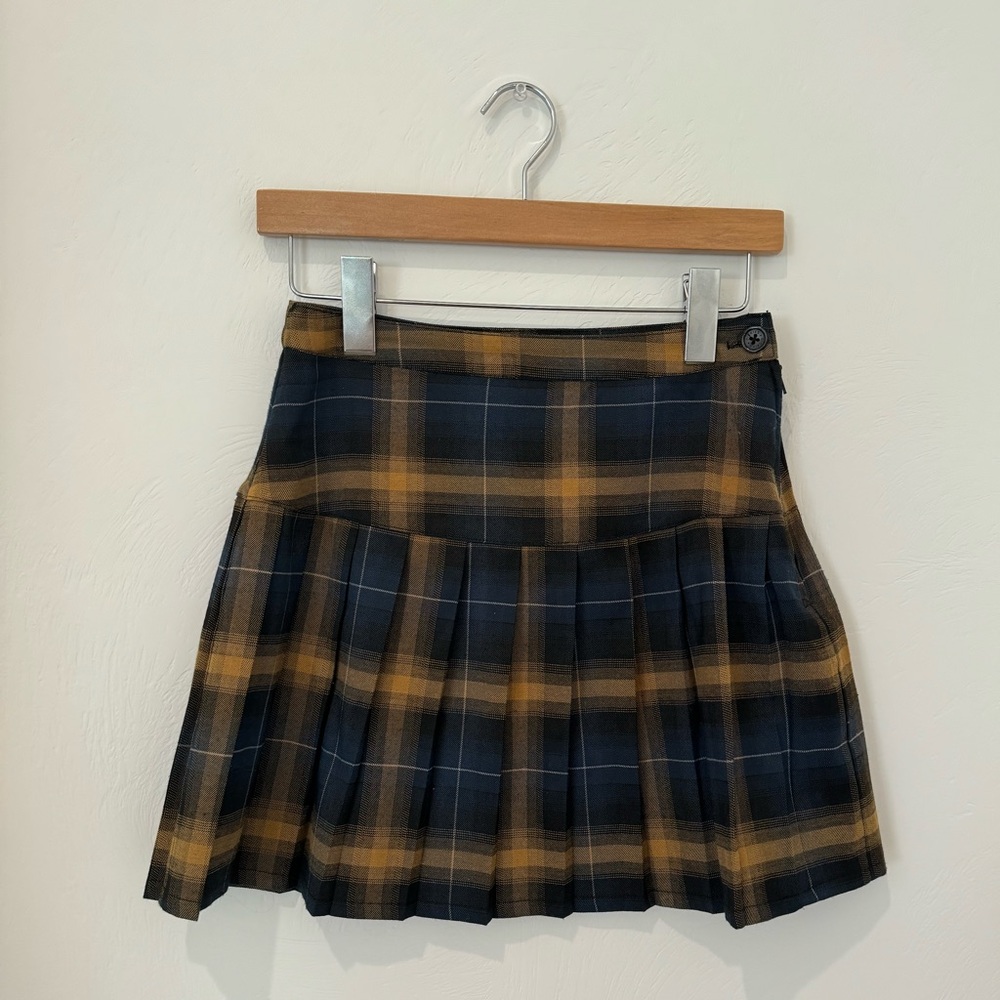Women’s Dickies Pleated plaid skirt, Size 3